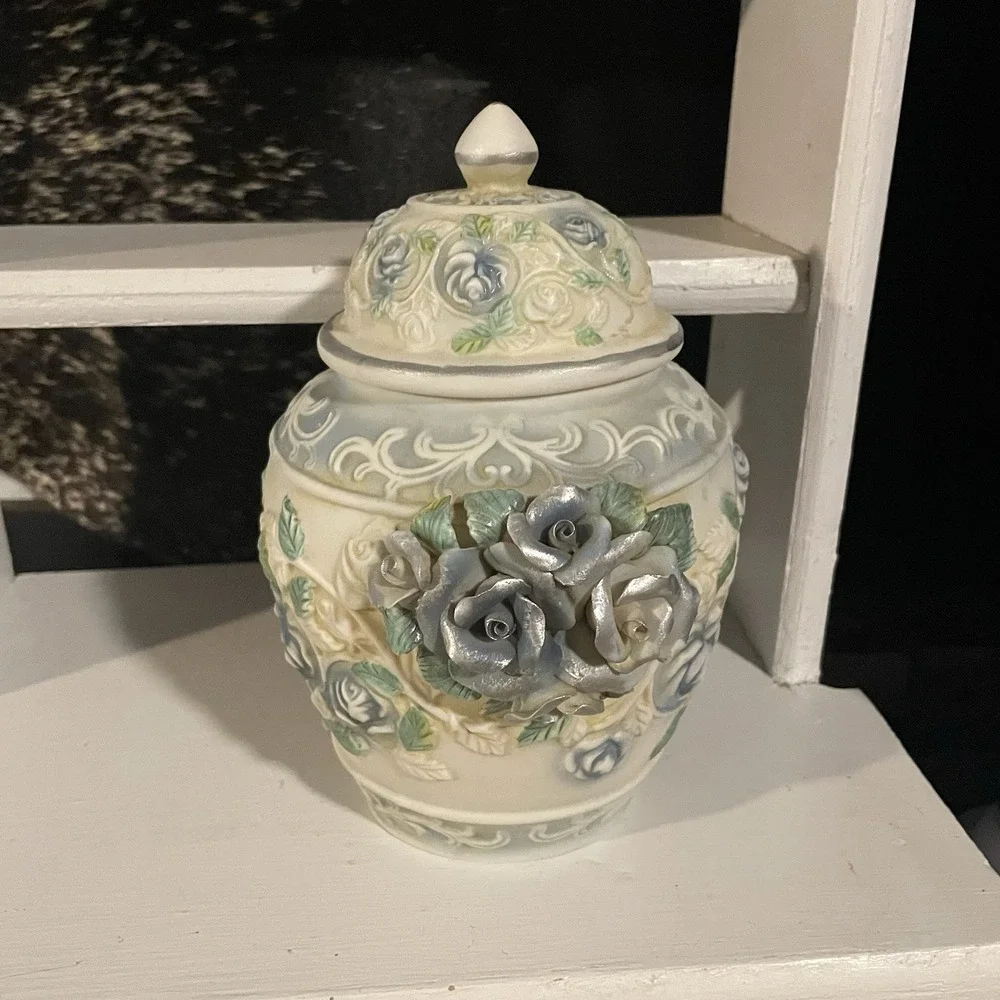 Vintage Metallic Blue Rose Ivory Color Box Jar W/ Lid Beautiful!‎